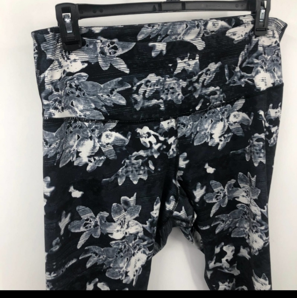 Old navy active wear grey black and white only washed them 2xl